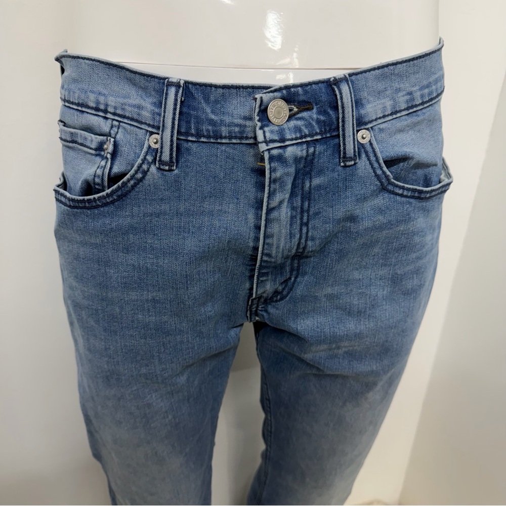 Levis 505 34 x 32 Classic Straight Leg Fit Medium Wash - Picture 2 of 15